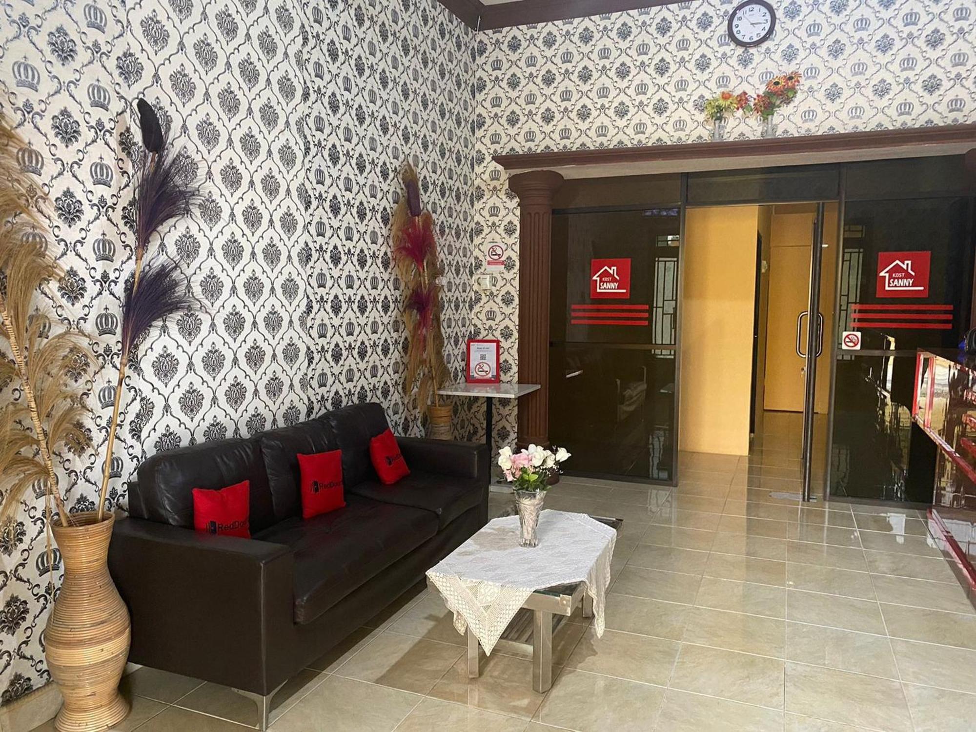 Reddoorz @ Jalan Padat Karya Prabumulih Perabumulih Kültér fotó